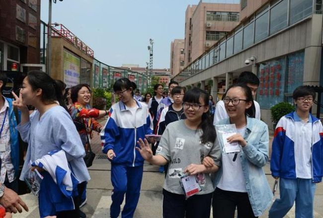 “上职高没有出息”?北大教授谈职高生前景,一句话茅塞顿开