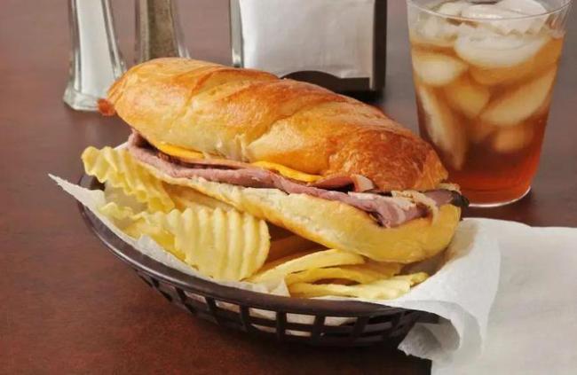 美国食堂最差的大学排行榜!干饭人看完都沉默了….