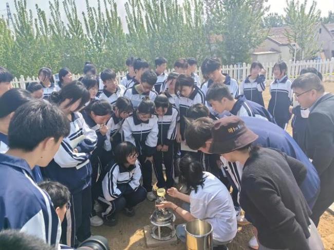 校长的“三个角色”