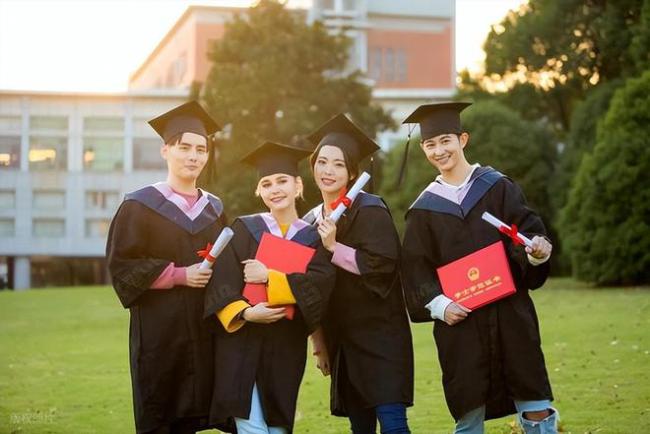 哈佛大学不要国际生，香港科技大学说我要，中国大学都会欢迎
