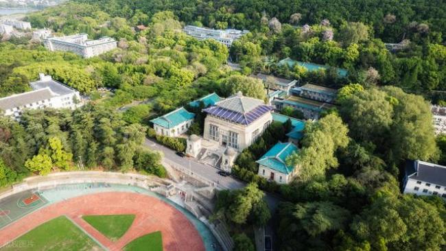 考大学选城市：这10个城市为什么香？