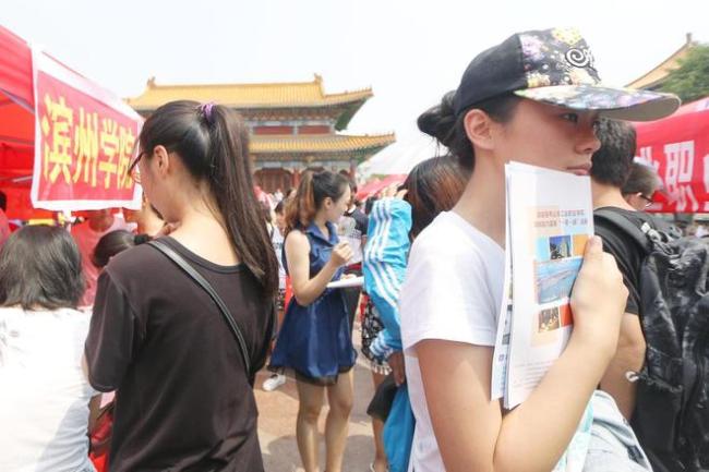 河南男孩超本科线70分，瞄准郑州和东北的高校