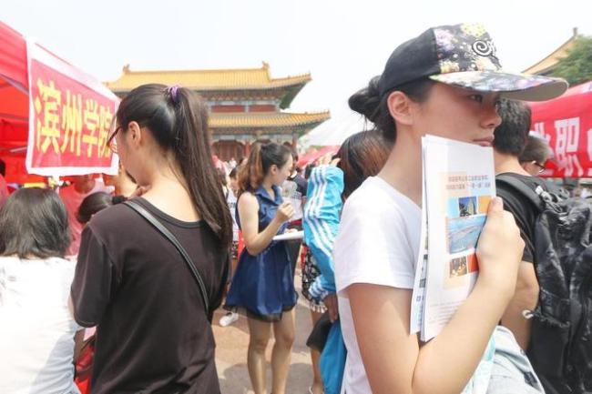 门专业被抛弃，铁饭碗招人爱，211投档线超985？
