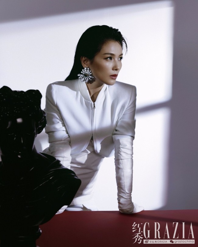 刘涛登《红秀》封面 气场 slay干练酷飒的女性姿态