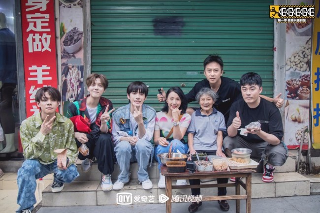 《哈哈哈哈哈》这档爱腾联合独播综艺的火是一次必然事件