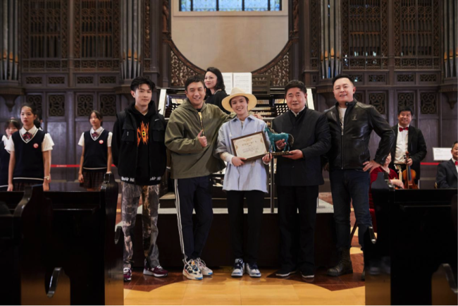 《万里走单骑—遗产里的中国》“布鞋男团”多维度探索鼓浪屿