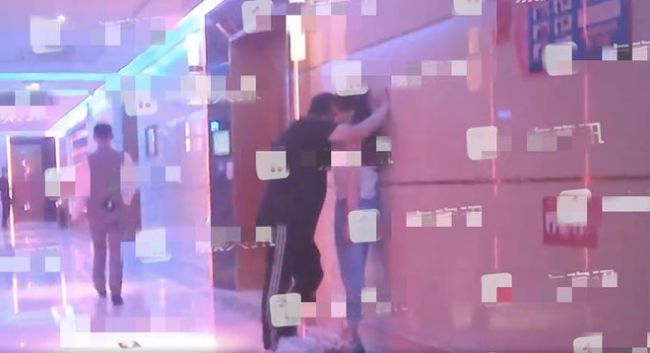 走出王岳伦搂辣妹风波 李湘晒合照示爱：天长地久