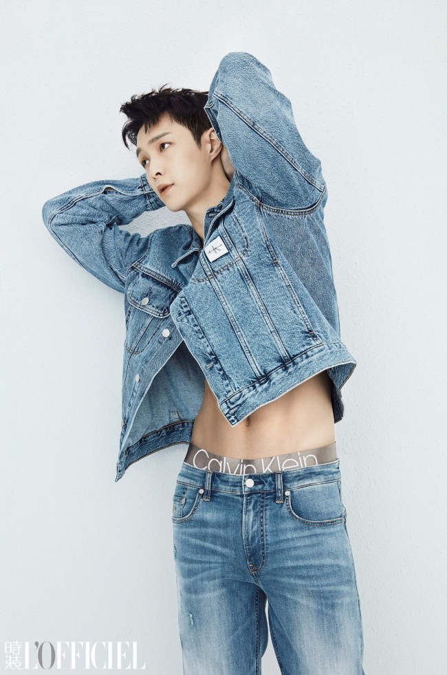 张艺兴时尚大片解锁开季封面 低调“炫腹”展不羁魅力