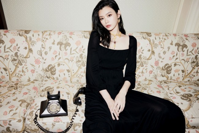 奚梦瑶开启人生新篇章 家庭事业两不误