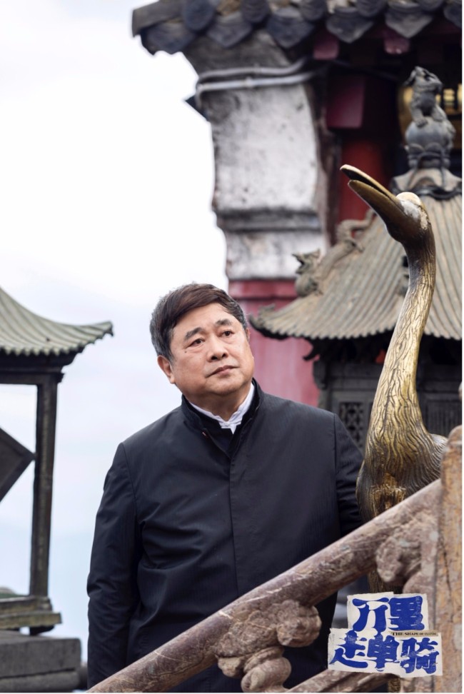 万里走单骑探寻挂在峭壁上的建筑奇迹