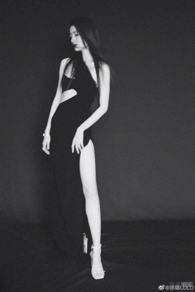 性感撩人！徐璐穿绑带黑裙尽显凹凸身材