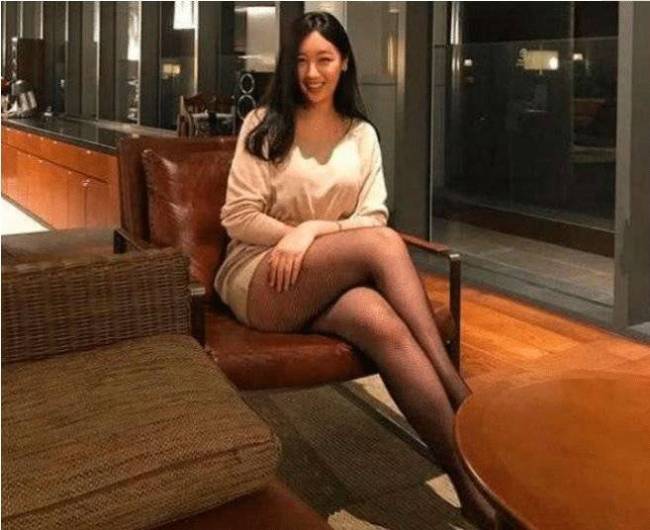 130斤韩国网红小姐姐 肉感炸裂身材美到犯规