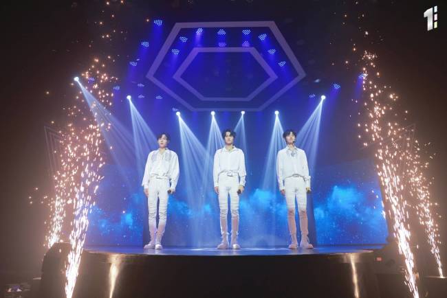SDT娱乐原创男团ENONE出道发布会在京举办 无畏少年初舞台精彩亮相