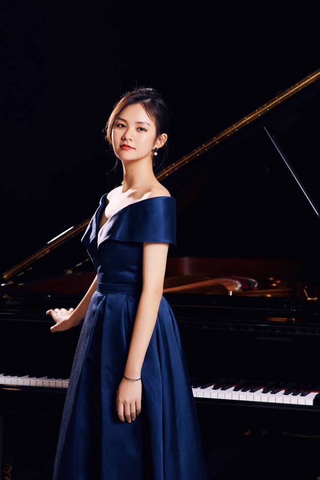 吴天添钢琴独奏音乐会在成都城市音乐厅举办取得圆满成功