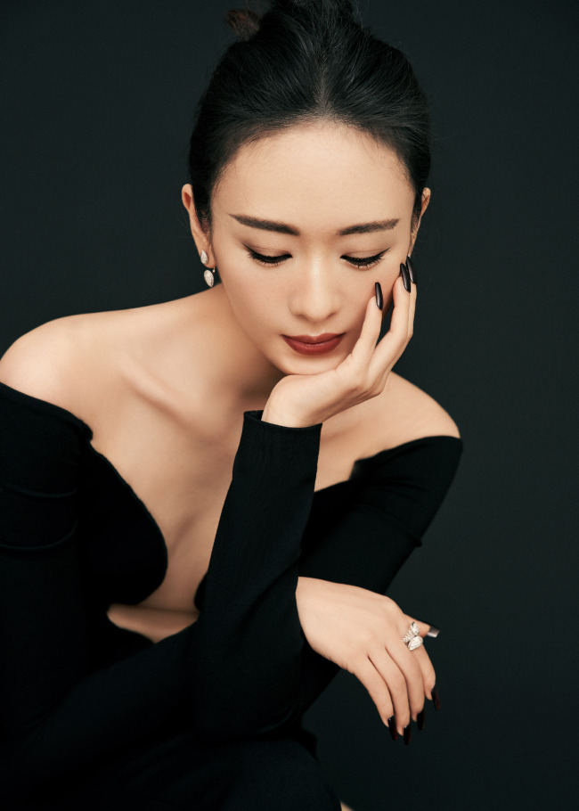 童瑶穿黑裙勾勒完美曲线大露美背气场全开5