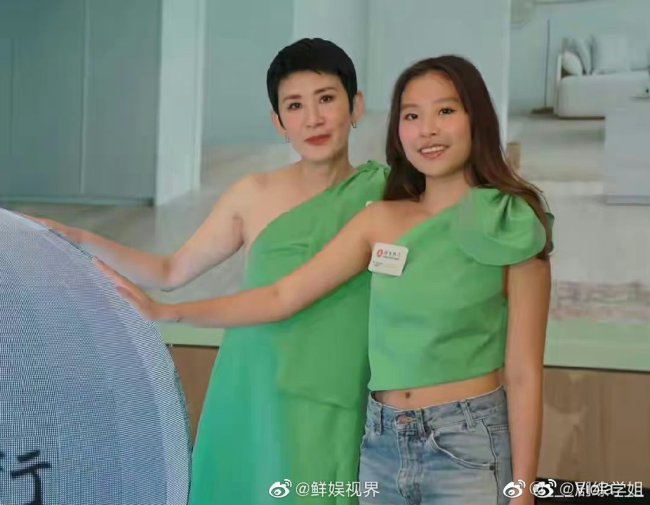 吴君如17岁女儿正式出道 来看她长得像谁呢？