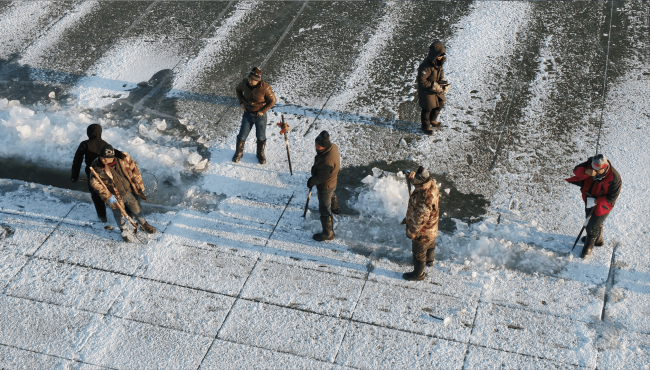 纪录电影《冰建王国》12月7日全国艺联温暖献映