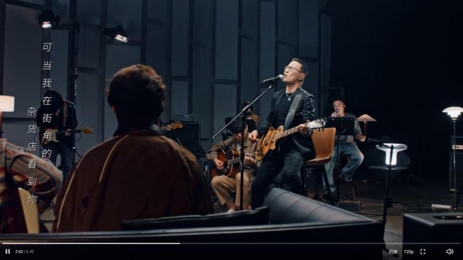 面对种种流言蜚语，汪峰回应了一首《谢谢》