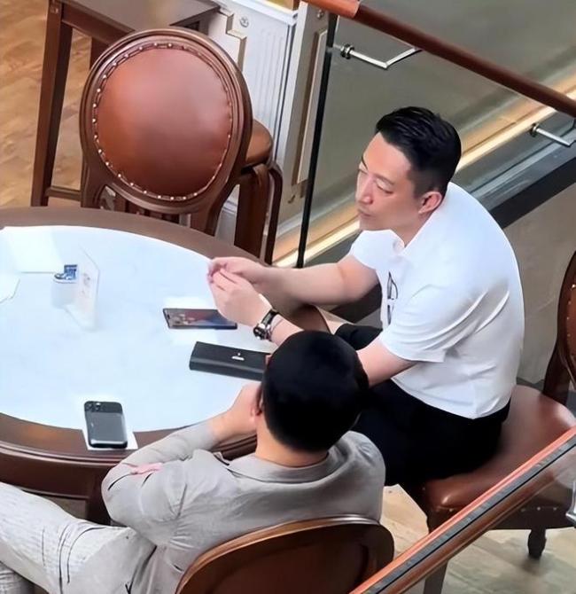 汪小菲和張蘭在韓國匯合 一家人“攻占”光頭老家