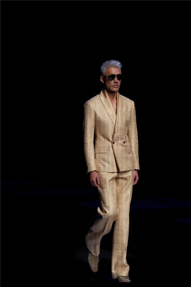 胡兵助阵中国国际时装周  携手新生代设计师共绽光彩