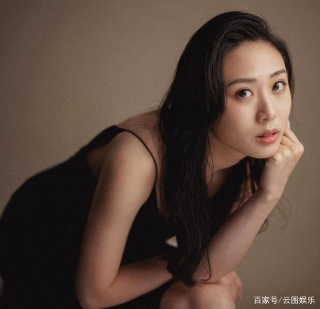 秉承母亲李丽珍的好意思貌，头顶“星二代”光环，许倚榕却文书作念网红 颜值与才华并重