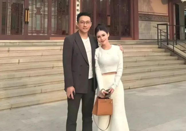 汪小菲带孩子回北京，祖孙三代在商场被偶遇 大S离世后首现身内地