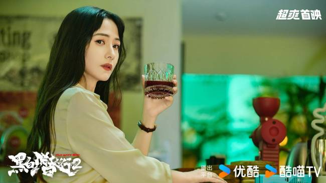 蓝心妍《黑白潜行2》演技超群引票房飘红