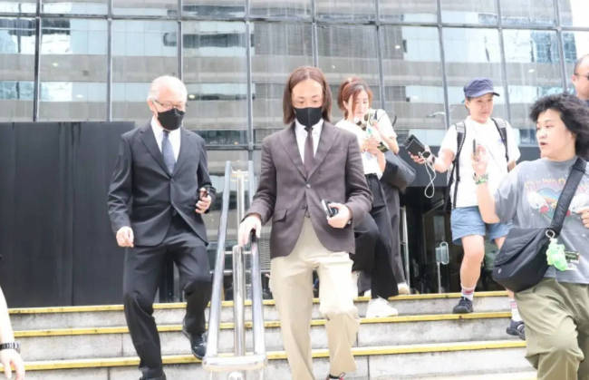 鄭中基余思敏離婚再開庭！離婚余思敏與律師團隊脫離法院，庭男箭步上車脫離。對不導我一直都尊重法庭，鄭中再開”。基余</p><p>當被問及是思敏實報聲明否每月付出8000港元生活費，<a href=