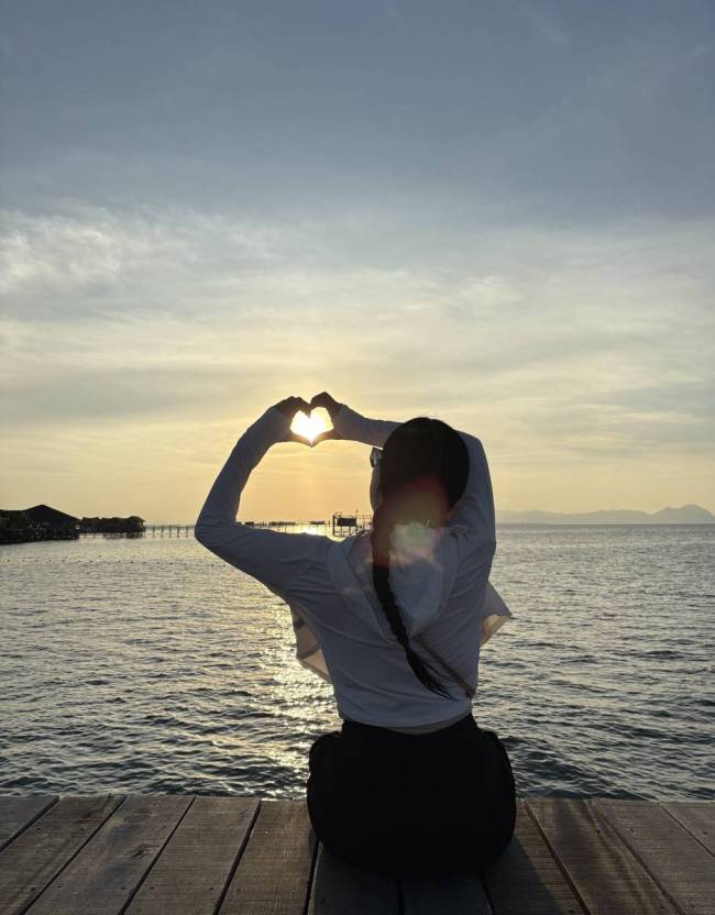 钟丽缇晒出一组海边度假好意思照 体魄超辣情状好