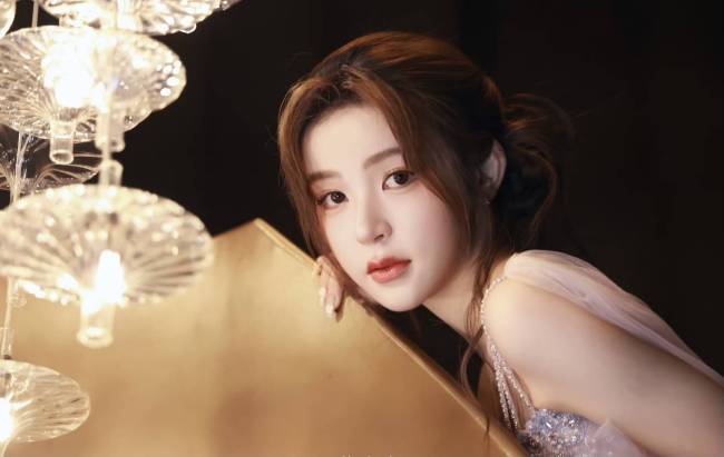 00后小花饶嘉迪凭《锦月如歌》强势突围，黑马之姿引爆观众期待