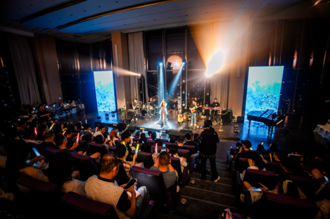 新生代唱作人金婵紫全新专辑《叙章》全球首发，颠覆性音乐叙事引发热烈期待