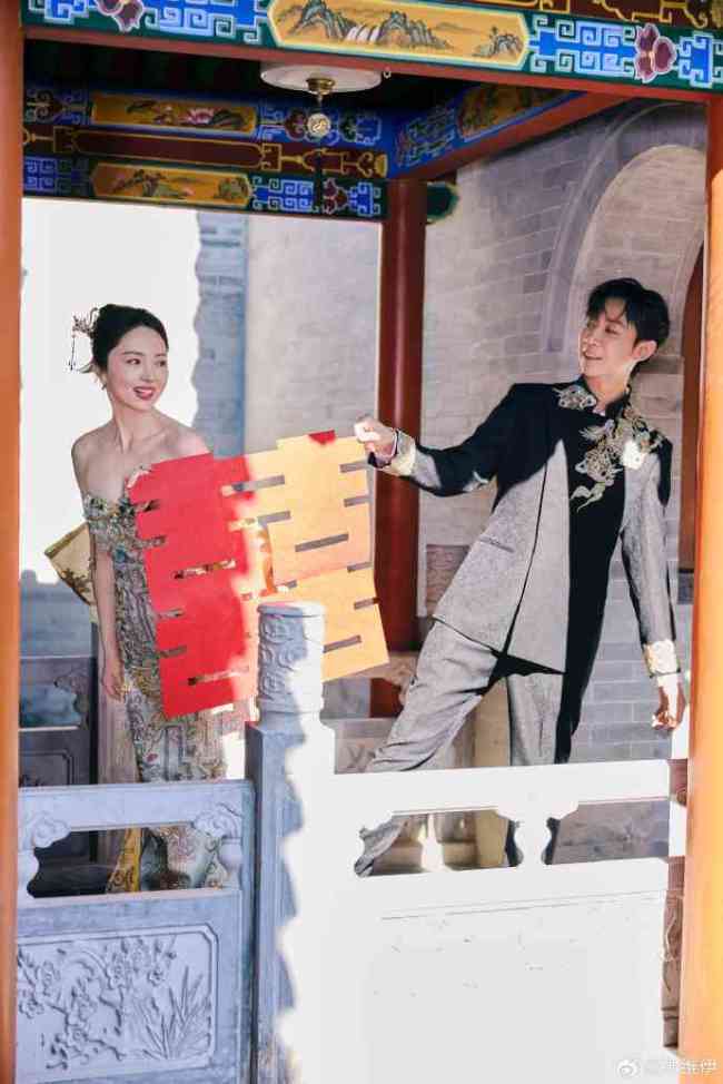 董璇张维伊结发代替互换戒指 传统婚礼温情满满