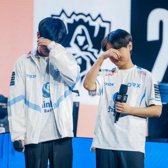 Faker说赛前曾想会是告别赛 送别Deft情深意切