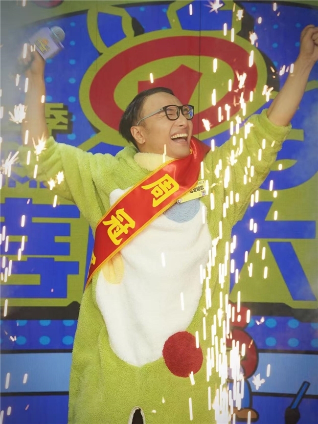 《单排喜剧大赛2》抖音首播炸场！全民造星引爆追综热潮