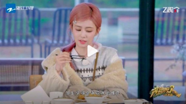 白鹿好意思食和好意思貌二选一 一会儿戳中千万网友泛泛共识