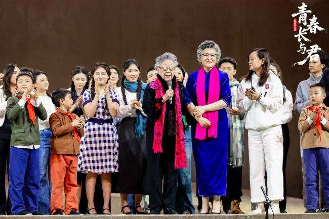 原创歌剧《芳华长与君》震憾首映 以芳华之笔绘就栽植家精神
