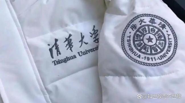 高校羽绒服为何走红 现象级热销背后的情感与实用双驱动