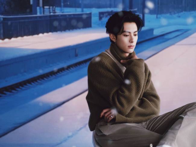 王鹤棣共享东北搓澡体验：“暴风暴雨”在身上抽打