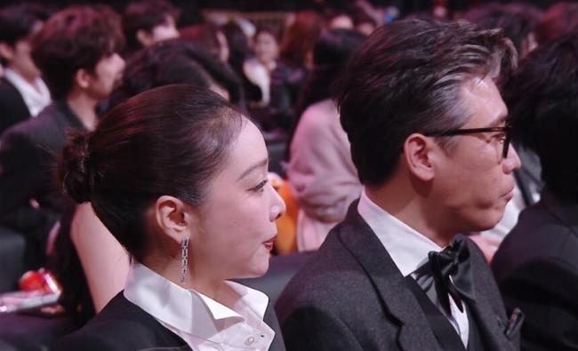 孟子义微博之夜带走了四盒饼干 后台委果一幕