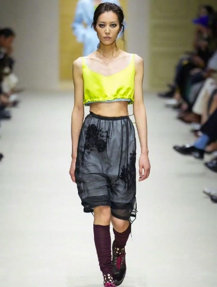 刘雯38岁情景 气场全开刷新记载