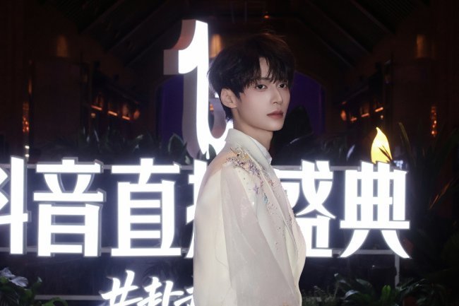 锐意进取启新局|SDMCN星煌九宫格创新破局,新锐聚力筑新章