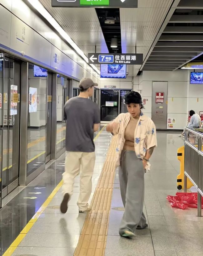 模仿油腻男爆火后她不想再拍了 从搞笑到深度剖析