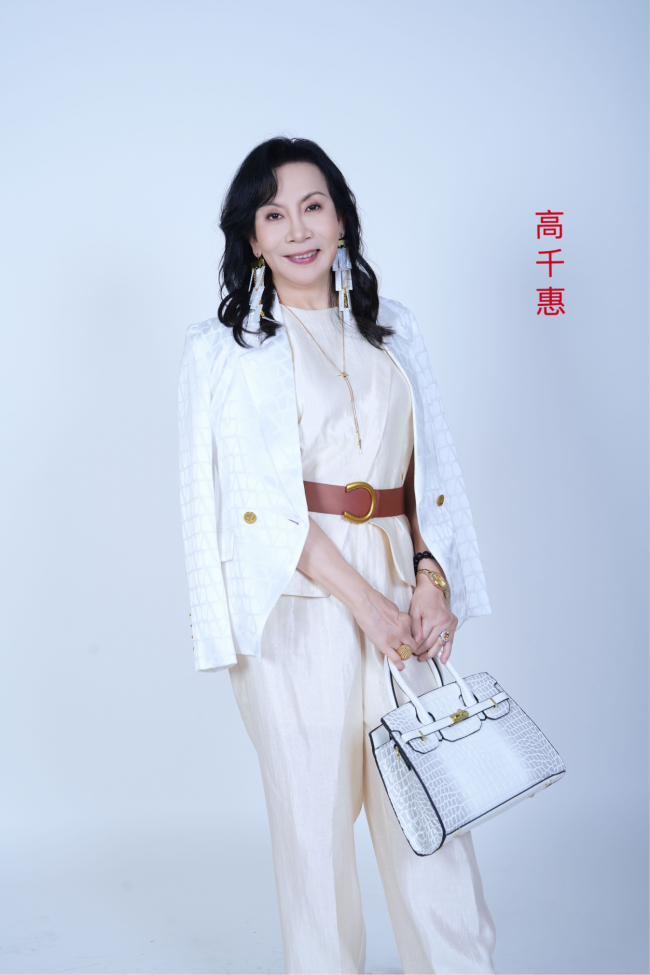 女性逆袭剧《闪耀的你》深圳开机 50 岁女总裁变身 20 岁少女开启商战复仇