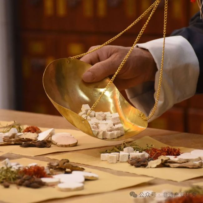 “传统医药”类非遗产业化发展困境与解决方案