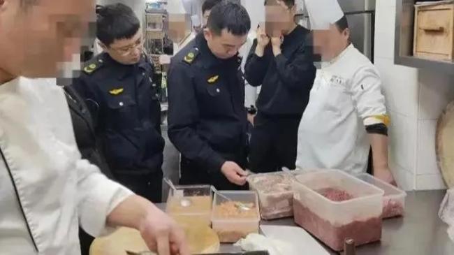 上海著名餐厅被曝在菜品中添加亚硝酸盐！食用过量会引起器官短少以致圆寂……官方脱手