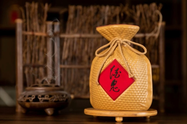 “病急投醫(yī)”胖東來,，酒鬼酒增長路在何方,？