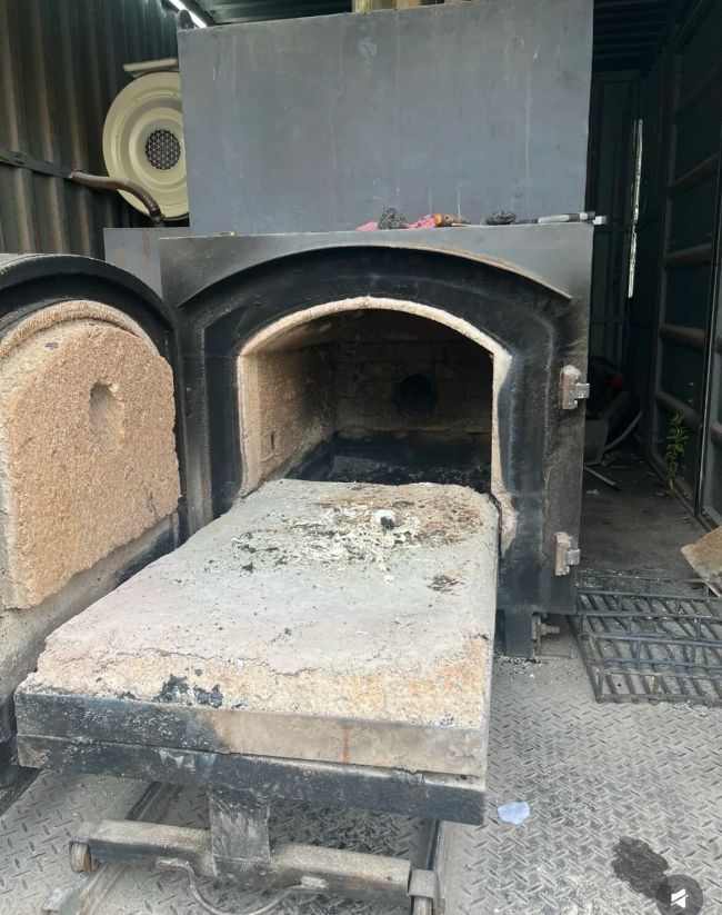 花5万给宠物办葬礼，骨灰竟是麸皮？揭秘暴利下的宠物殡葬灰色产业链