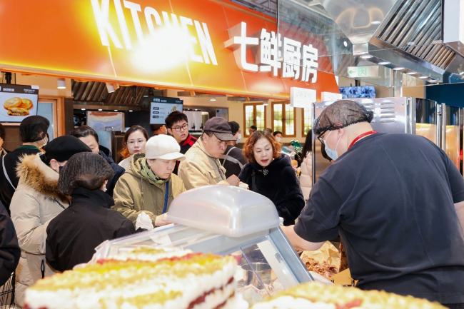 首日超3.5万人涌入,京东七鲜打造春运级开业现象