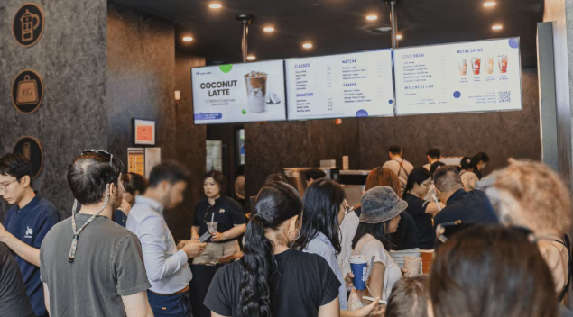 咖啡行业一年之变：瑞幸库迪多了2个万店对手，星巴克卖身求生|年终盘点