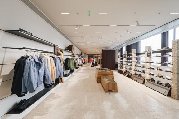 可隆连开旗舰店，打造户外社群空间